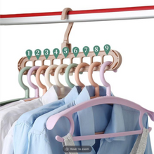 Laden Sie das Bild in den Galerie-Viewer, Multi - Port - Kleiderbügel