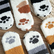 Laden Sie das Bild in den Galerie-Viewer, WARME „CAT CLAWS“ KATZENSOCKEN